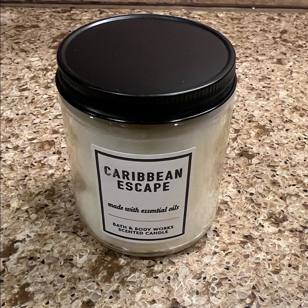 Bath & Body Works Caribbean Escape Candle with Black Lid
